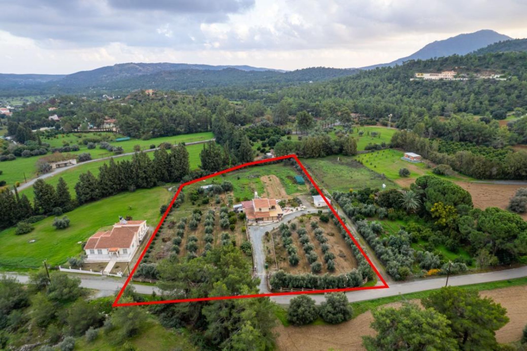 House, Detached House — image 3