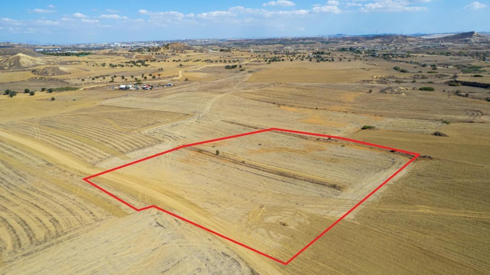 Land, Field, Nicosia, Pera, 9,700m² — image 4