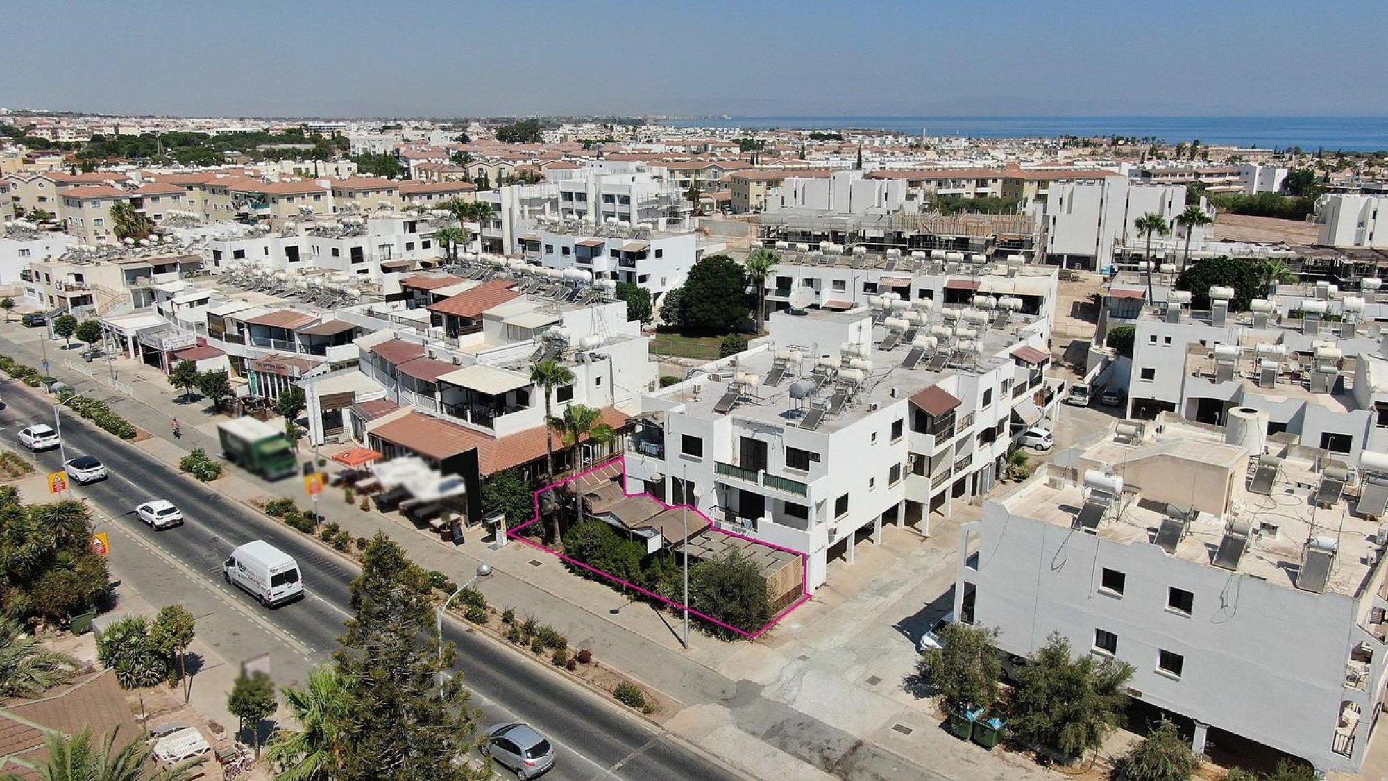 Building, Mixed-use Building, Famagusta, Paralimni, 11,966m² — image 2